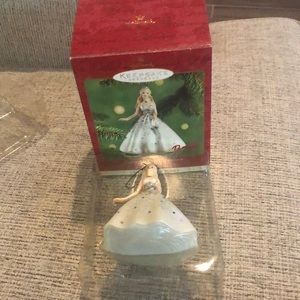 🎄Final Price drop🎄HALLMARK “Celebration BARBIE Ornament” 2001